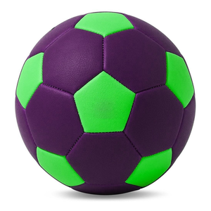 RUN APPAREL (PRIVATE) LIMITED HB-0003 Balón de Fútbol de Cuero PU Laminado Personalizado con Impresión, Agarre Antideslizante y Duradero - Product Image 3