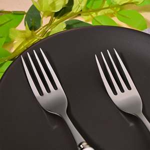 Ensemble de 2 fourchettes en acier inoxydable à manche en céramique motif marguerites – Idéal pour fruits, desserts, usage en restaurant, petite taille, compatible Halloween - Product Image 4