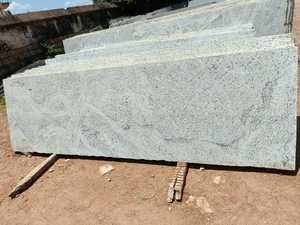 Granit blanc tigre poli – Pierre naturelle indienne de qualité supérieure pour comptoirs de cuisine, plans de toilette, revêtements de sol - Product Image 2