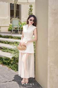 Vestido Maxi Feminino EMBER com Mangas Curtas, Renda Texturizada, Peplum e Sobreposição em Tule – Estilo Resort para Festas de Verão - Product Image 2