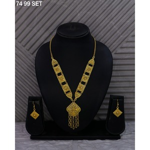 Trendy Gold Plated Alloy Fashion Jewelry Set Gold Plated Women's Classic Alloy Necklace and Earring Set for <b>Wedding</b> Engagement - Product Image 6