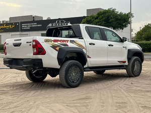 NOUVEAU 2026 TOYO TA HILUX GR SPORT SUV MANUEL TRN DOUBLE CABINE 4 PORTES MOTEUR DIESEL 4.1-6L TURBO PHARES LED GAUCHE Cuir Foncé - Product Image 3