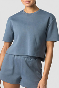 Nuevo Conjunto de Dos Piezas para Mujer, Top Corto y Pantalones Cortos por Encima de la Rodilla, 100% Algodón Ecológico y Transpirable, con Diseño Personalizable - Product Image 4