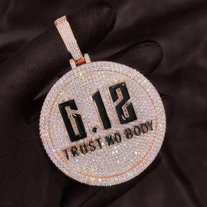 Pendentif Charm Hip Hop Unisexe Evanex Diamond G.12 en Moissanite Brillante Plaqué Or Rose avec Sertissage Griffe, Effet Glacé Sans Corps de Bijou - Product Image 4