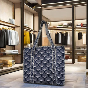 Sacs fourre-tout à fermeture éclair avec logo personnalisé pour femmes, sacs de shopping réutilisables à la mode avec poignée pour usage professionnel - Product Image 2