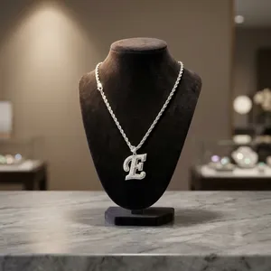 จี้เพชรรูปตัวอักษร E ชุบทอง ได้รับการรับรองจาก IGI สร้อยคอจี้แบบสั่งทำได้ ใช้ได้ทุกวัน จี้อักษรย่อเก๋ไก๋ เครื่องประดับแฟชั่นสำหรับทุกเพศ เหมาะสำหรับงานปาร์ตี้ - Product Image 3