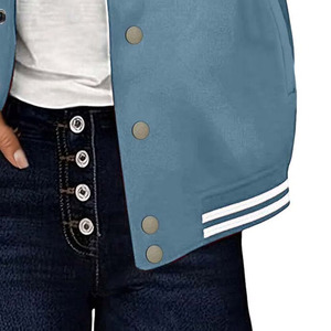 Nuevas Chaquetas Varsity Elegantes de Manga Larga con Botones, Hechas de Tela de Lana, de Alta Calidad a Precio Económico, Abrigos Varsity para Mujer - Product Image 4