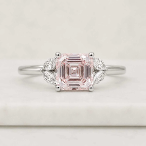 Bague Couronne de Luxe pour Femme en Acier Inoxydable Plaqué Or, Bijou Tendance, Vente en Gros, Coupe Asscher - Product Image 1