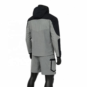 Conjunto Deportivo TriPro para Hombre, Chaqueta y Pantalones Cortos con Capucha, Impermeables, Ligeros, para Correr y Entrenar, con Logotipo Frontal - Product Image 2