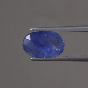 Saphir bleu naturel de qualité supérieure en vrac, 5,27 carats, taille ovale 12x8MM, poli à la main, certifié IGI - Product Image 1