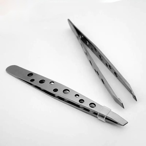 Pinzas para Cejas de Acero Inoxidable con Punta Curva Ryzer Studio, Antiestáticas, Diseño de Lujo, Colores Personalizables para una Precisión - Product Image 5