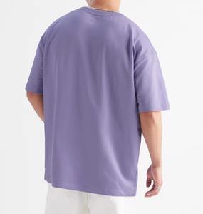 เสื้อยืดลำลองผู้ชายสปอร์ตพิมพ์ลายโลโก้ตามสั่งขายส่ง คุณภาพสูง ผ้าฝ้าย 100% เป็นมิตรกับสิ่งแวดล้อม พิมพ์ลายพัฟฟ์ แขนสั้น น้ำหนัก 220 กรัม ขายส่งจำนวนมาก - Product Image 5