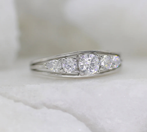 Anillo de Plata de Ley 925 con Moissanita Redonda, Regalo para Boda, Aniversario y Fiesta - Product Image 2