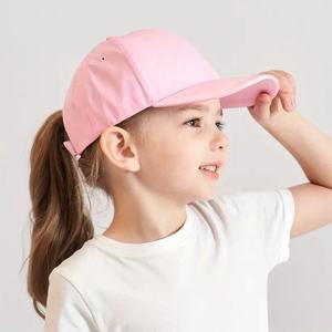 Gorra de béisbol de algodón con visera plana, ligera, estilo hip hop, protección UV, correa ajustable con hebilla metálica para niños - Product Image 1