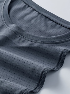 T-shirt en polyester pour homme, décontracté, col rond, manches courtes, léger, respirant, tissu doux, coupe régulière, moderne - Product Image 5