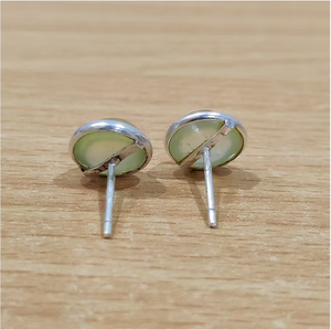 Boucles d'oreilles clous minimalistes légères en argent sterling 925 avec préhnite verte, confortables pour le quotidien, bijoux pour femme - Product Image 3