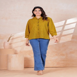 Camisa informal de manga larga color mostaza para mujer con cuello de solapa para uso en la oficina - Product Image 1