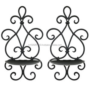 Candélabre en fer artisanal complexe avec silhouette élégante idéale pour les accessoires photo ou la décoration d'événement vintage de luxe - Product Image 2