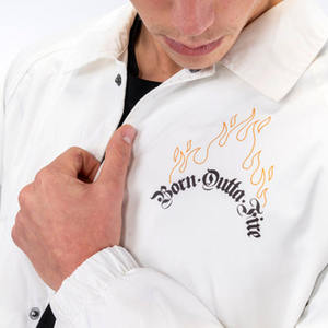 Veste d'hiver matelassée décontractée unisexe à col montant, épaisse, imperméable, écologique, avec logo imprimé sur le devant - Product Image 4