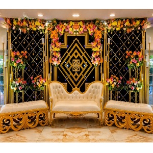 Scène de concept opulent pour la cérémonie de Walima, toiles de fond métalliques découpées au laser dorées, meilleures ventes, configuration de scène Mehndi haut de gamme pour mariages - Product Image 1