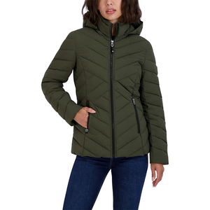 Veste d'hiver matelassée à capuche pour femme, vert olive, avec poches zippées, manches longues, rembourrage en polyester, longueur standard, à prix réduit - Product Image 6