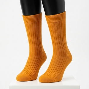 Chaussettes pour hommes antidérapantes, durables, personnalisées, de haute qualité, unies, pour un usage quotidien, chaussettes de sport pour hommes - Product Image 1