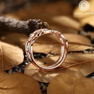 แหวนหมั้นคลาสสิกสำหรับผู้หญิง ชาร์ม จิวเวลส์ เงินแท้ ชุบทอง 18K ประดับเพชรโมอิสซาไนต์ทรงคุชชั่น 3 เม็ด แบบฝังหนามเตย น้ำหนัก 3 กรัม IGI - Product Image 5