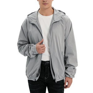 Multiple Pockets Fleece Inner Windproof Outdoor Jackets Low MOQ Outdoor Activities Water Resistant Jacket Light Softshell Jacket - Product Image 4