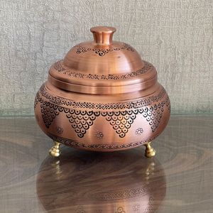 Pot à sucre artisanal haut de gamme avec finition cuivrée et motifs floraux, pot à bonbons vintage sur piédestal, rangement de cuisine, présentoir de restaurant - Product Image 3