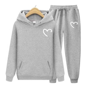 Ensemble de survêtement d'hiver personnalisé pour femme, respirant, décontracté, en polaire et élasthanne/polyester, avec sweat à capuche et pantalon de jogging à taille élastique, deux pièces - Product Image 1