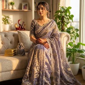 Salwar Kameez en Chiffon de Soie Doux et Confortable, Magnifique Broderie de Paillettes, Entièrement Cousu, avec Blouse Mono Banglori, Idéal pour les Fêtes - Product Image 1