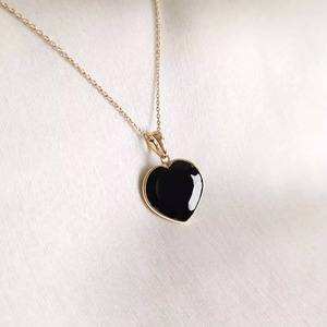 จี้หินออนิกซ์สีดำธรรมชาติทรงหัวใจเจียระไน งานแกะสลักด้วยมือ ทอง 14K ขนาด 15x15 มม. จี้หินออนิกซ์สีดำ เครื่องประดับแฟชั่นสำหรับผู้หญิง - Product Image 4