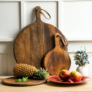 Tabla de cortar redonda de madera maciza con asa |   Tabla de servir de madera para cocina - Product Image 1