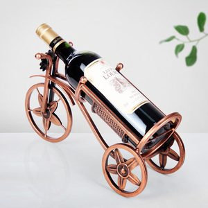 Porte-bouteilles décoratif en métal pour la présentation du vin rouge, idéal pour les articles de décoration intérieure - Product Image 4