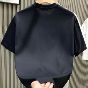 เสื้อยืดผู้ชายสั่งทำขายส่ง ผ้าฝ้าย 100% ระบายอากาศได้ดี แขนสั้น ทรงเข้ารูป ตกแต่งด้วยคริสตัลแบบกำหนดเอง - Product Image 5
