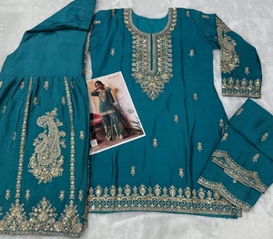 Conjunto de 3 Piezas: Top, Sharara y Dupatta con Hermosos Bordados, Estilo Moderno, Diseño Reversible para Fiestas - Product Image 6