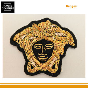 Insignias Bordadas a Mano Personalizables con Diseño de Cara de Medusa, Tamaño 5 x 5 cm, Hechas a Mano por un Proveedor de Origen de la India con la Mejor Calificación - Product Image 5
