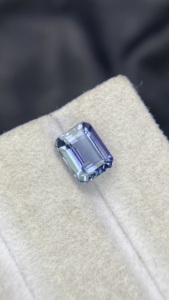 Tanzanite Naturelle Certifiée Non Chauffée Couleur Bio, Coupe Émeraude Octogonale, Zoisite Tanzanite Naturelle 2,33 Carats, Propre à la Loupe - Product Image 5