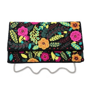Pochette en verre perlé de qualité supérieure pour femme, sac à main de soirée élégant pour mariage, fête et événements, en vente - Product Image 3