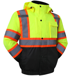 Veste de sécurité haut de gamme fabriquée avec des matériaux durables, des bandes réfléchissantes et un confort respirant pour les travaux de construction et routiers - Product Image 5