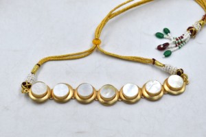 Collar de latón chapado en oro con incrustaciones de nácar y aretes a juego, collares ajustables, joyería para mujer. - Product Image 3