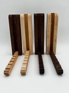 Estante de madera con múltiples ranuras para colgar perchas, soporte plegable de pared hecho a mano, organizador decorativo de lujo. - Product Image 6