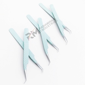 แหนบต่อขนตา RM Industries Precision ขนาด 10 มม. ปลายโค้ง 45 องศา สีเงิน และเคลือบสีฟ้าพาสเทล ทำจากสแตนเลสสตีล - Product Image 4