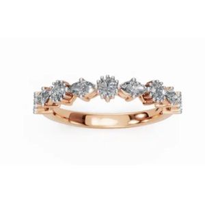 Bague en or élégante et empilable Radiance Diamond Band avec un poids total de 0,470 carat en 9 pierres, idéale pour les mariages et les occasions spéciales - Product Image 1