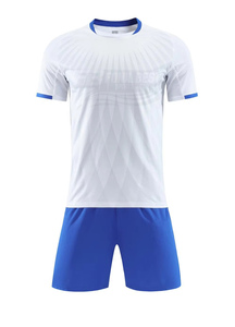 Ensemble de maillot de football rouge pour homme, manches courtes, col rond, polyester respirant, coupe athlétique toutes saisons - Product Image 3