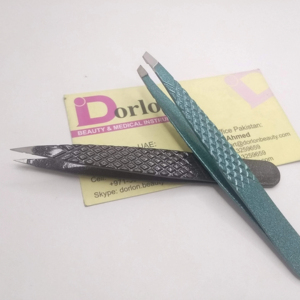 Pince à épiler sourcils de qualité supérieure en acier inoxydable, à pointe inclinée, pour l'épilation des poils incarnés et la beauté des sourcils - Product Image 1