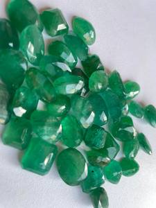 พลอยมรกตธรรมชาติแบบคละขนาด เจียระไนทรงเหลี่ยม คุณภาพพรีเมียม สีเขียวเบรล สำหรับทำเครื่องประดับ - Product Image 6