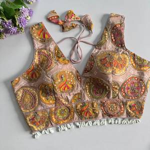 Blusa Étnica de Seda Bordada para Mujer, Top Corto con Pedrería, Cierre Trasero con Cordón, Secado Rápido, para Fiestas y Uso Casual en Todas las Estaciones - Product Image 3