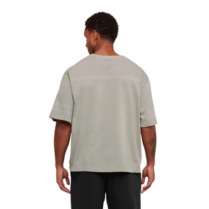เสื้อยืดเจอร์ซีย์ทรงโอเวอร์ไซส์สำหรับผู้ชาย ซักแล้ว ใส่สบาย เหมาะสำหรับออกกำลังกาย ระบายอากาศได้ดี ทรงหลวม สีเทาสโมคกี้ - Product Image 2