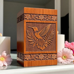 Urna de Madera con Colibrí y Mariposa: Recuerdo Conmemorativo Personalizado, Recuerdo Funerario de AYAANS - Product Image 3